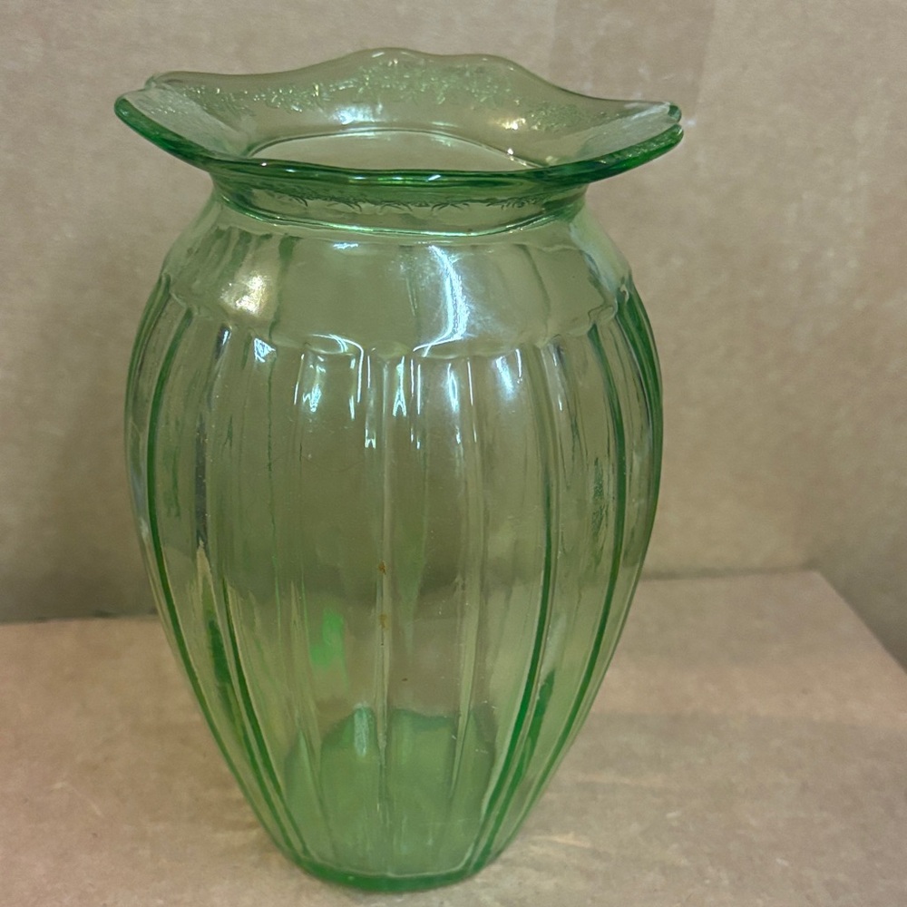 Vintage-Inspired Green Glass Vase